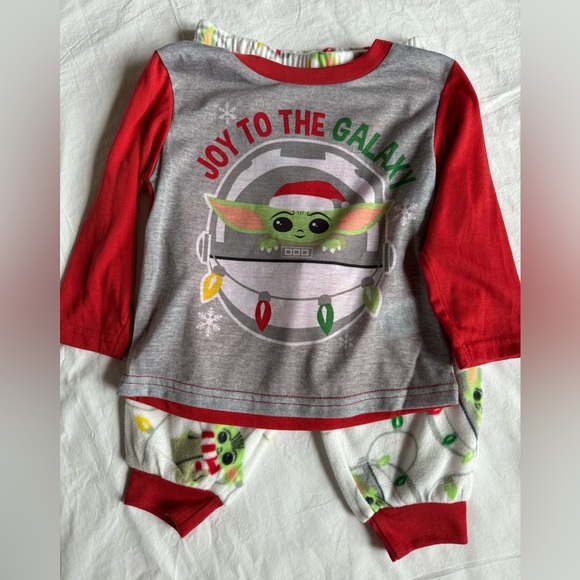 NWOT Star Wars Yoda Christmas Pajamas - Picture 2 of 3